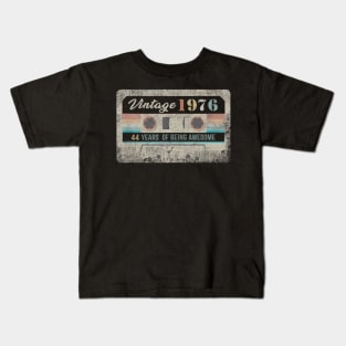 Vintage 1976 Made In 1976 44 Years Old 44th Birthday Gift Kids T-Shirt